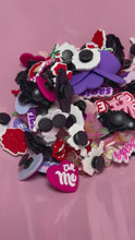 Load and play video in Gallery viewer, 1 Shoe Charm Scoop
